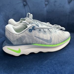 Nike Motiva Walking Shoes M 7 / W 8.5 Light Blue